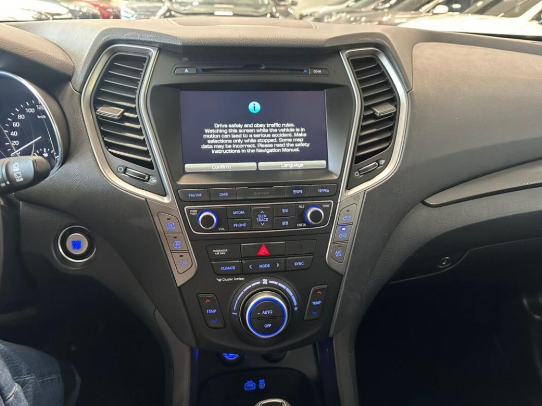 Hyundai SantaFe (2016)