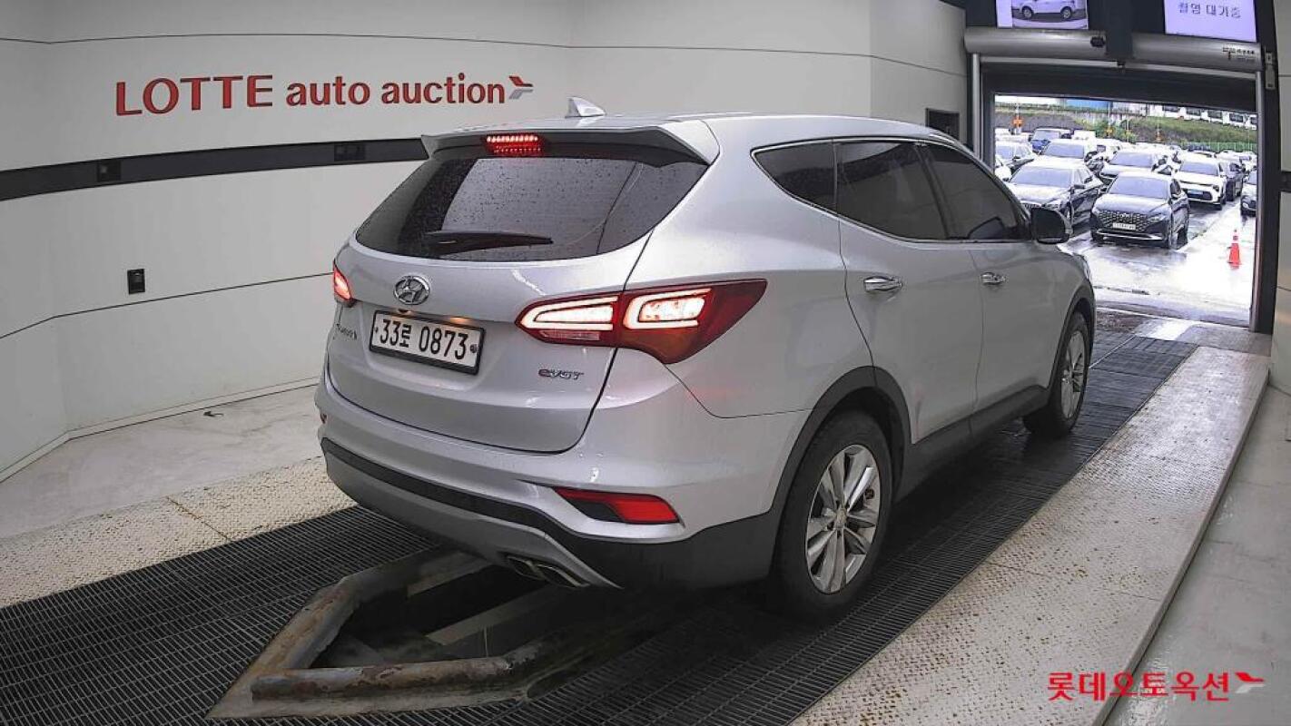 Hyundai SantaFe (2016)