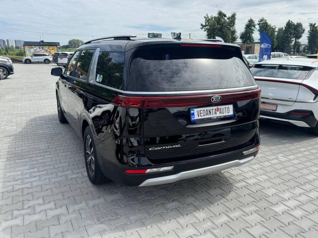 Kia Carnival (2021)