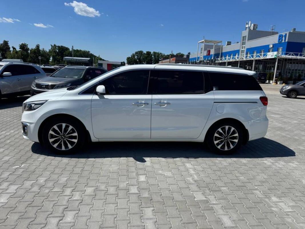 Kia Carnival (2014)