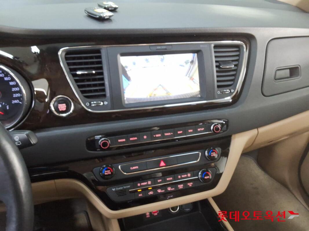 Kia Carnival (2018)
