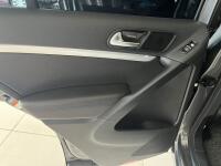 Volkswagen Tiguan (2015)