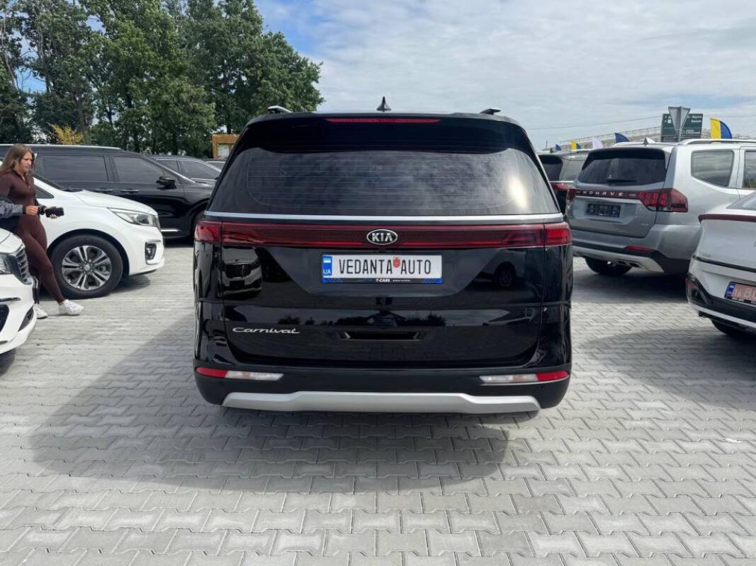 Kia Carnival (2021)
