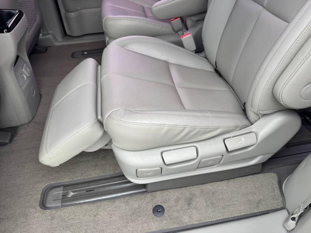 Kia Carnival (2016)