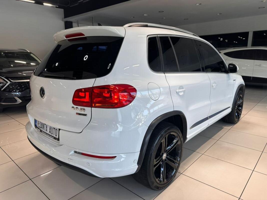 Volkswagen Tiguan (2015)