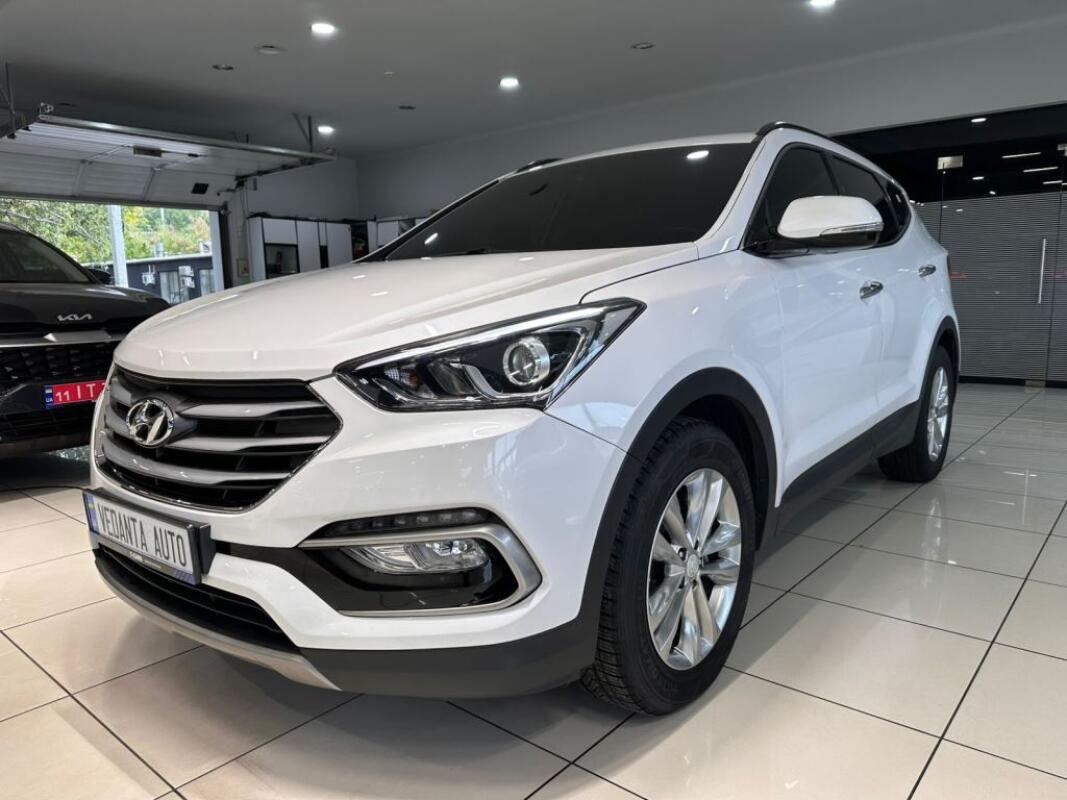 Hyundai SantaFe (2016) Hyundai SantaFe (2016)