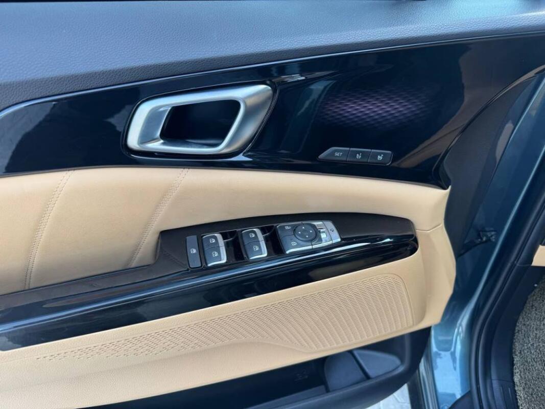 Kia Carnival (2021)