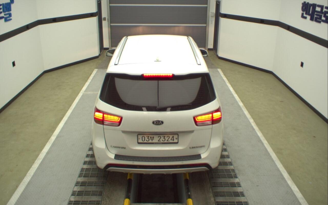 Kia Carnival (2017)