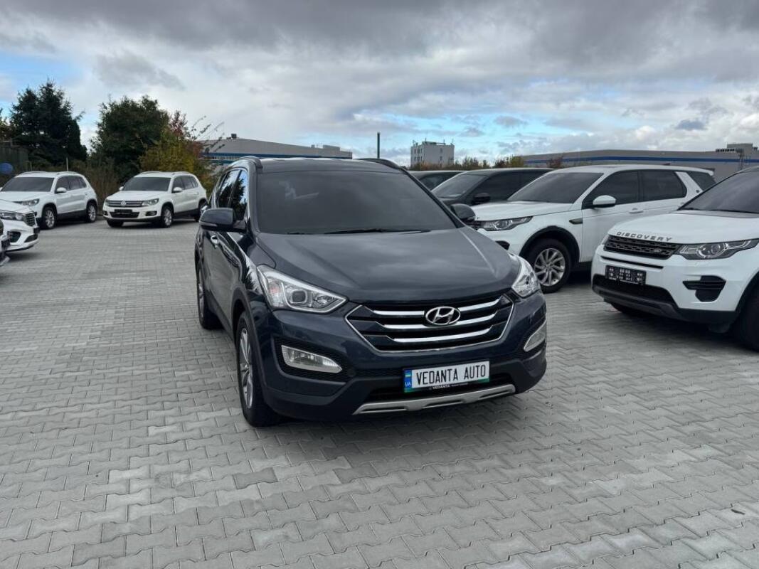 Hyundai SantaFe (2015) Hyundai SantaFe (2015)