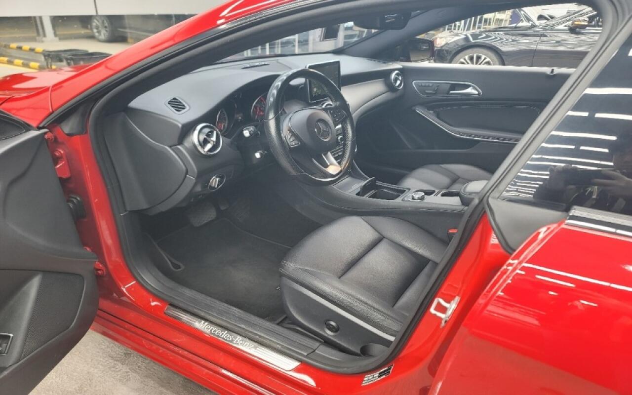 Mercedes CLA200 (2015)