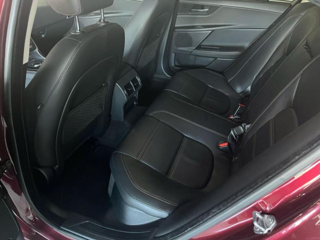 Jaguar XE (2016)