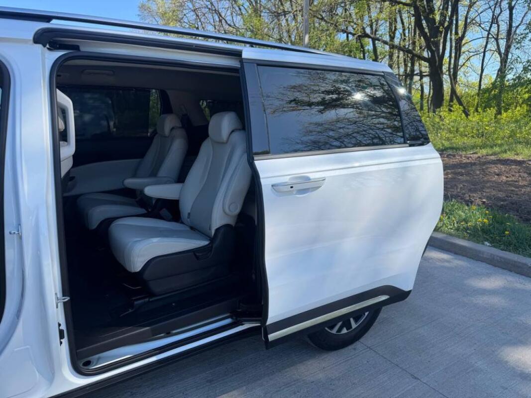 Kia Carnival (2023)