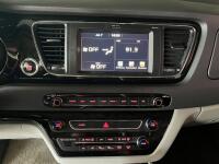 Kia Carnival (2016)
