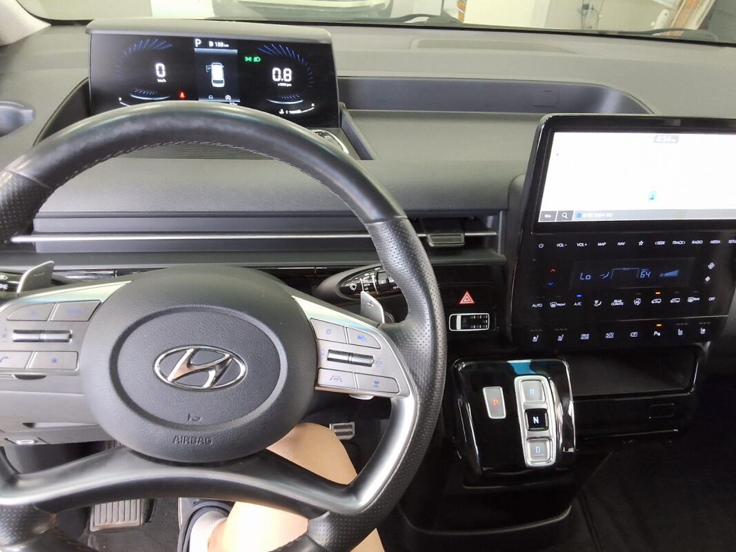 Hyundai Staria (2022)