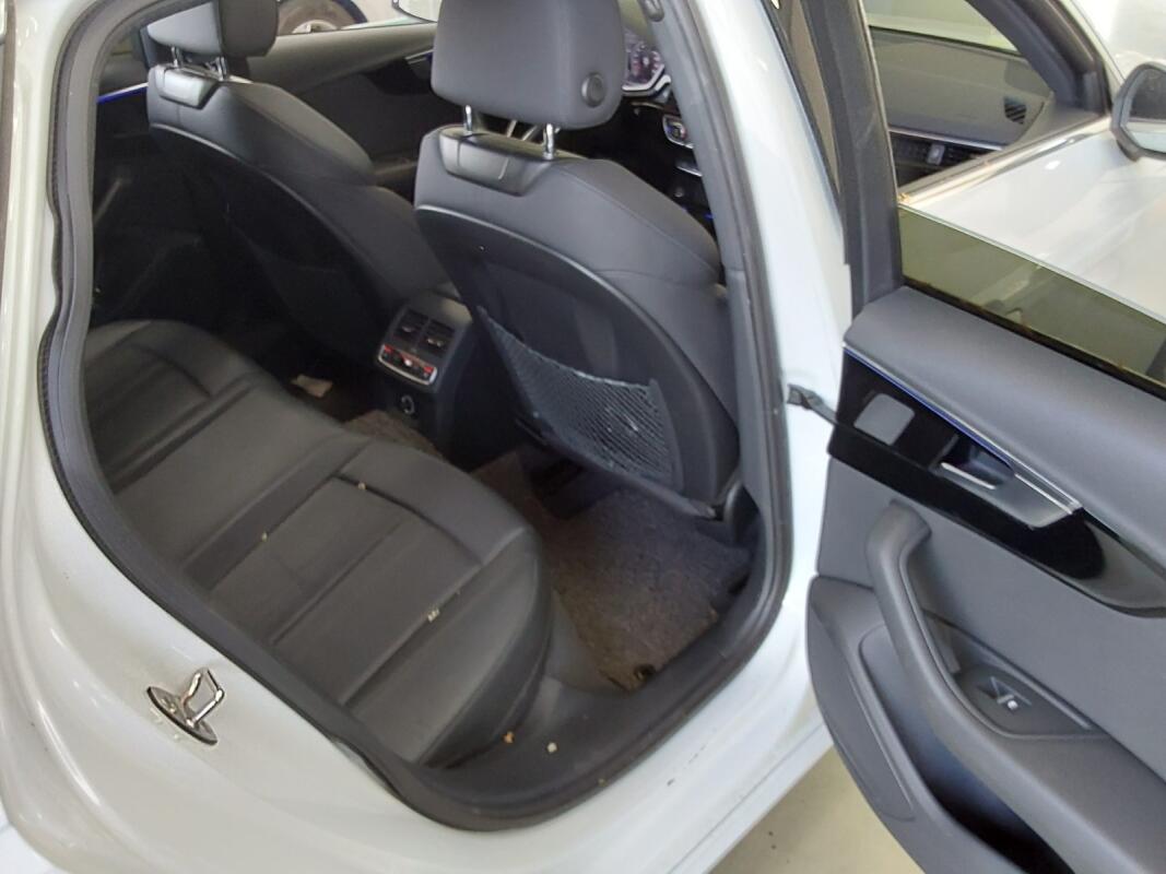 Audi	A4 (2020)