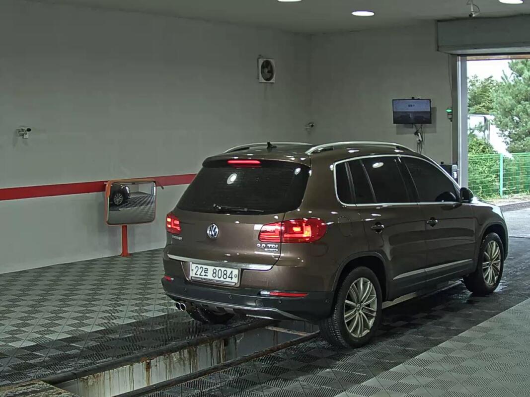 Volkswagen Tiguan (2015)