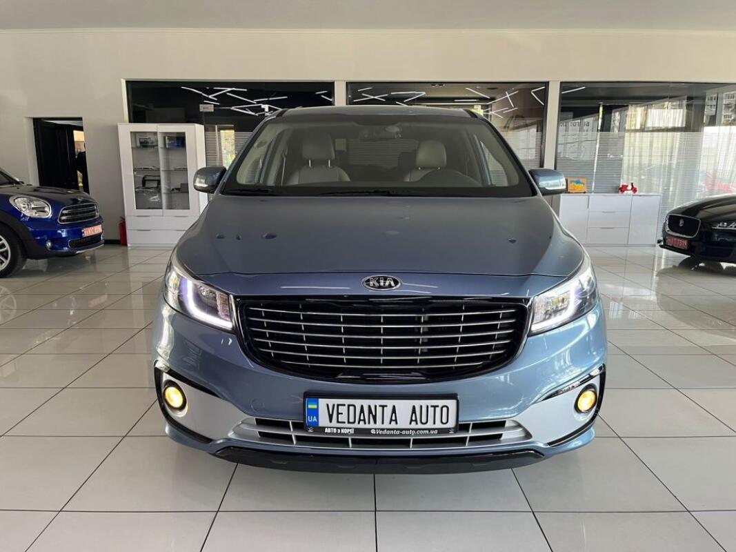 Kia Carnival (2014)