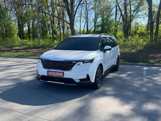 Kia Carnival (2023)