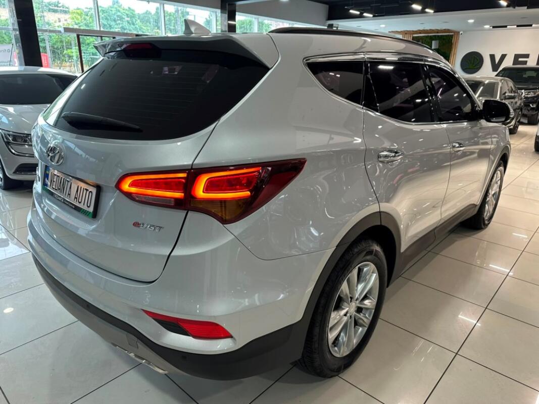 Hyundai SantaFe (2016)