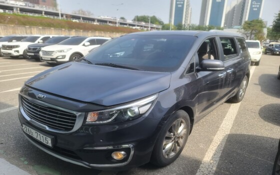 Kia Carnival (2015)