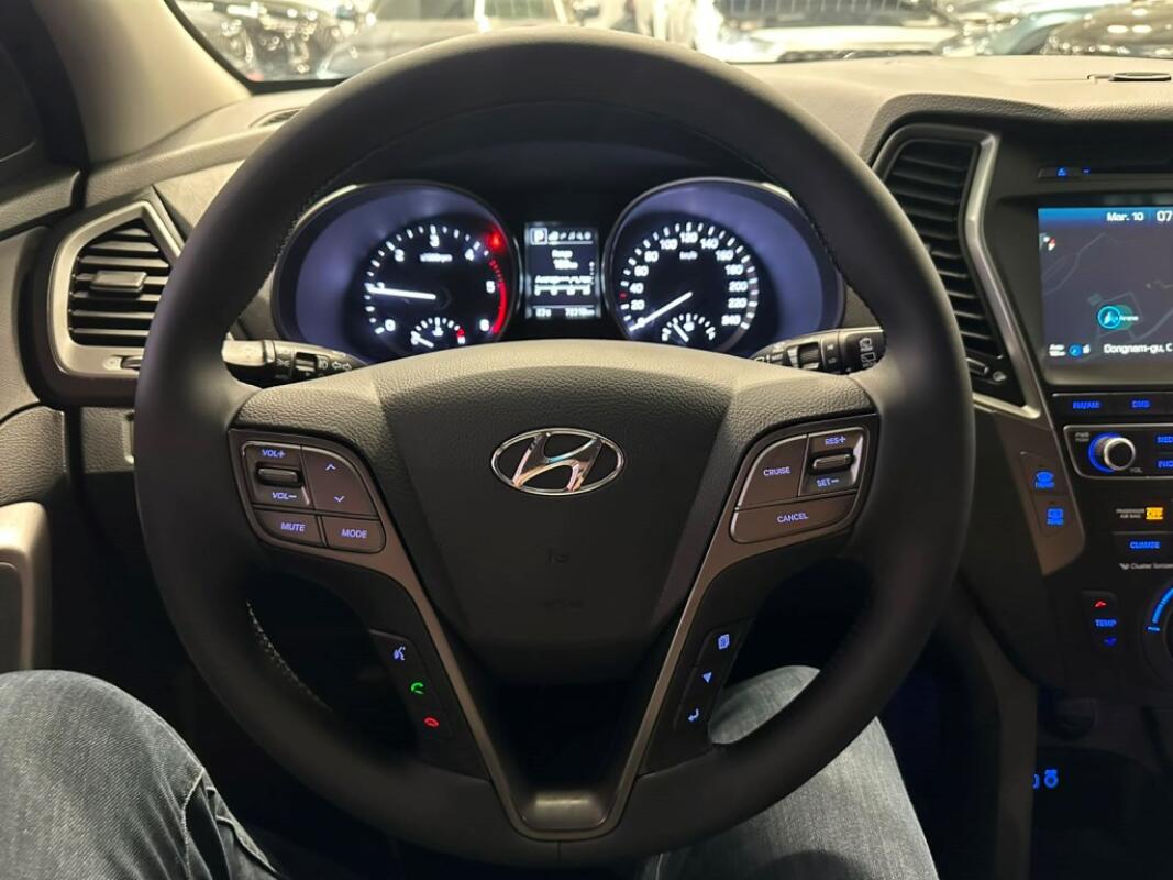 Hyundai SantaFe (2016)