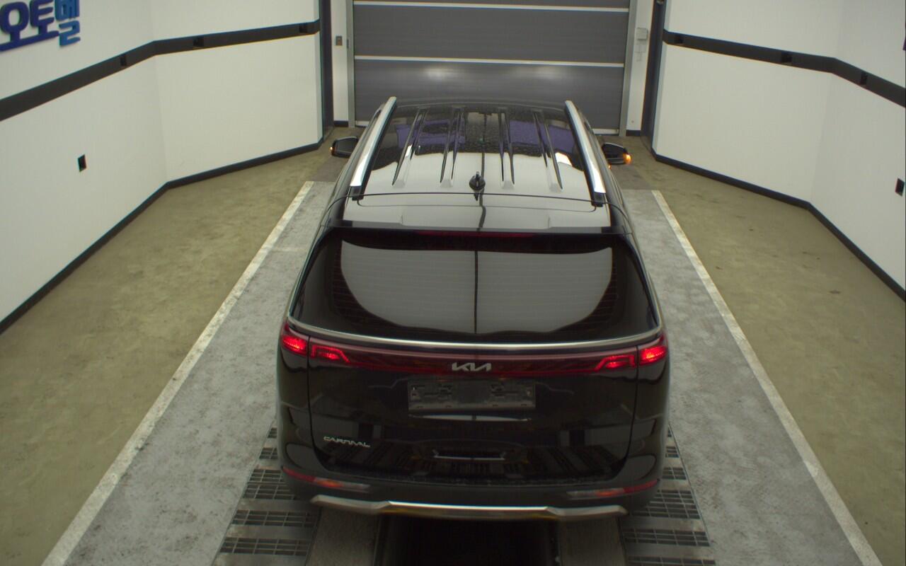 Kia Carnival (2023)