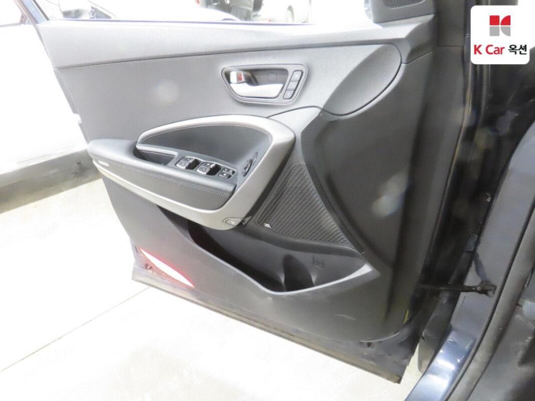 Hyundai SantaFe (2016)