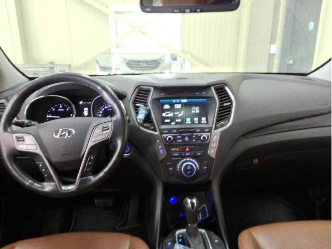 Hyundai SantaFe (2016)