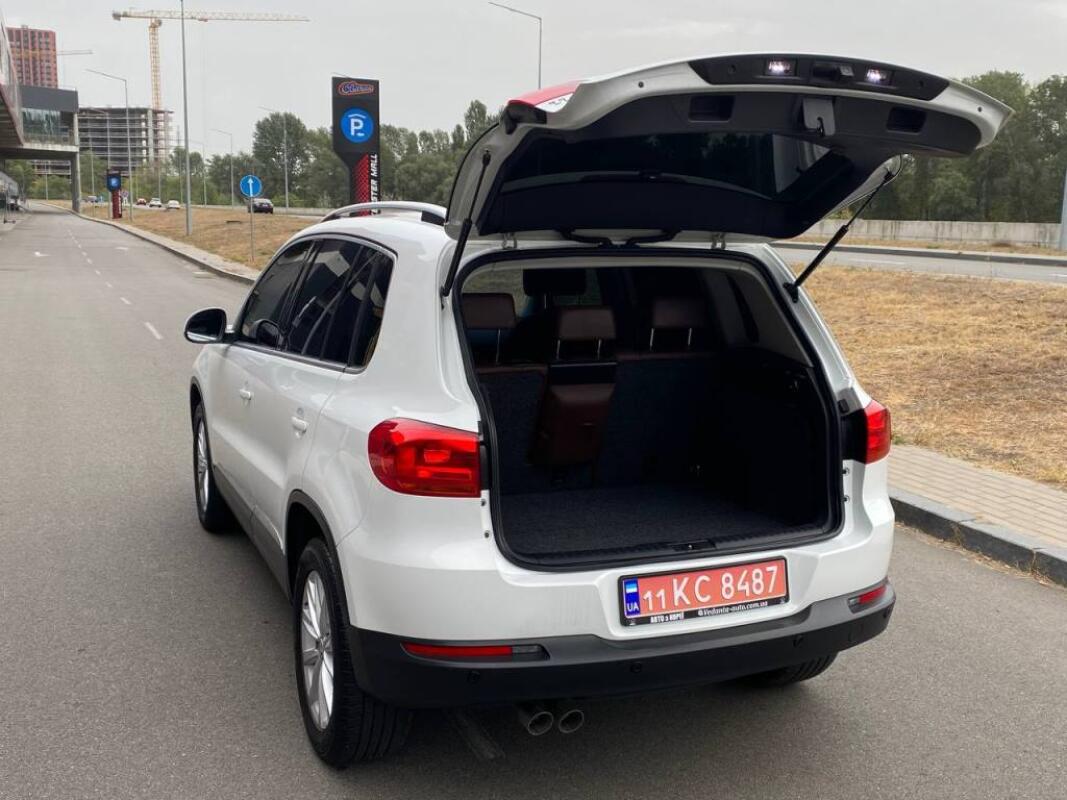 Volkswagen Tiguan (2015)