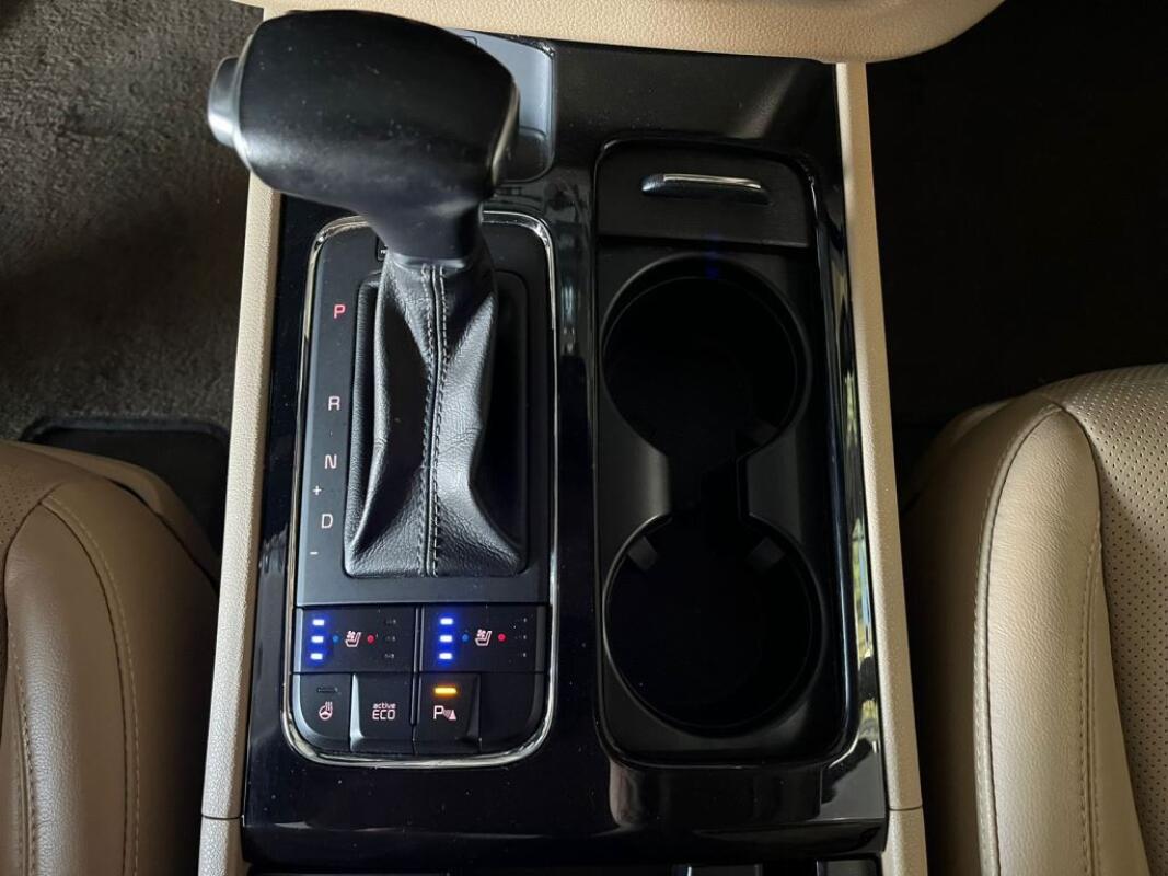 Kia Carnival (2017)