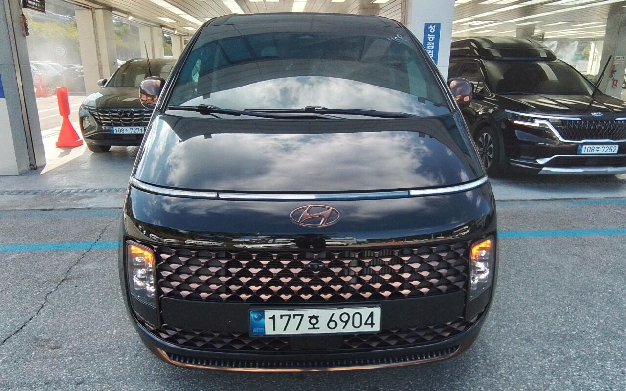Hyundai Staria (2023)