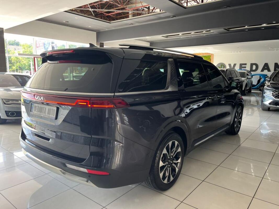 Kia Carnival (2023)
