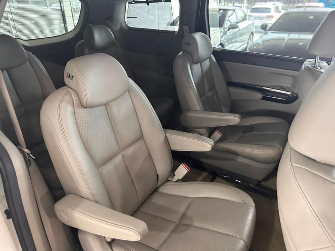 Kia Carnival (2016)