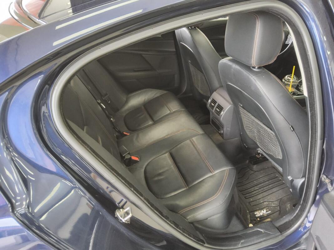 Jaguar XE (2015)