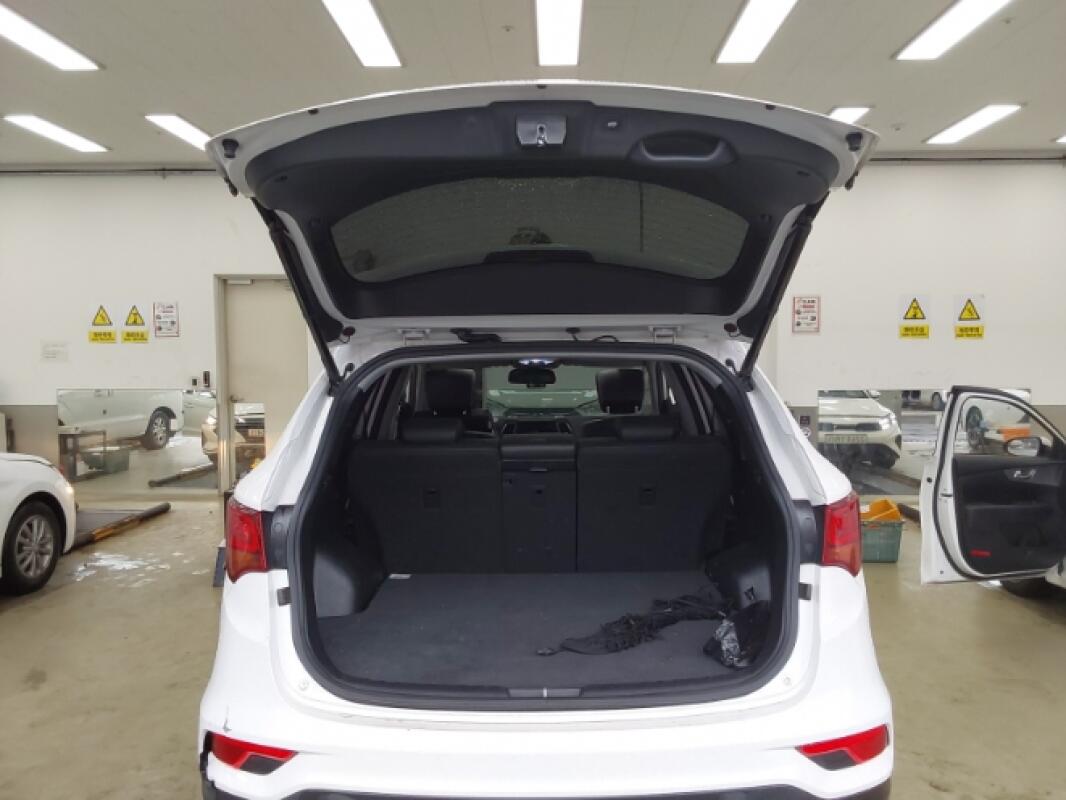 Hyundai SantaFe (2015)