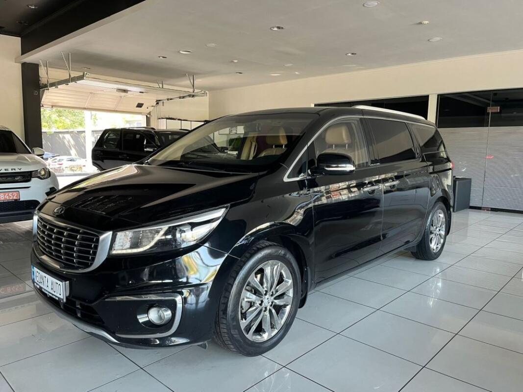 Kia Carnival (2017)