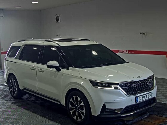 Kia Carnival (2023)
