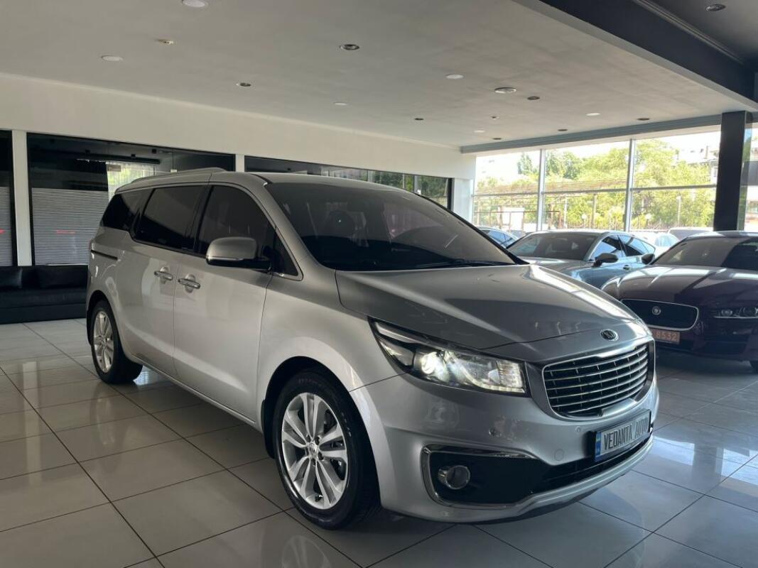 Kia Carnival (2016)