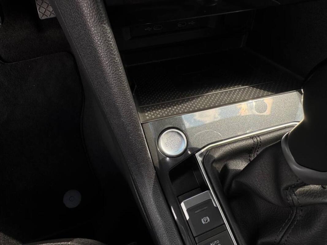 Volkswagen Tiguan (2022)