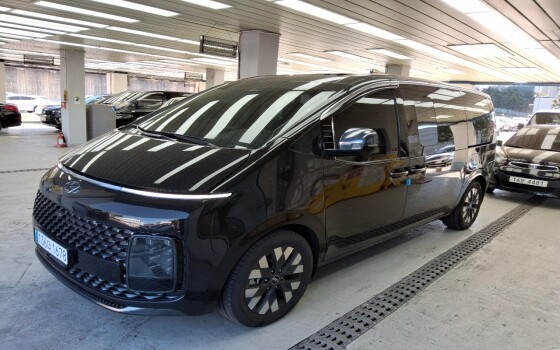 Hyundai Staria (2023)