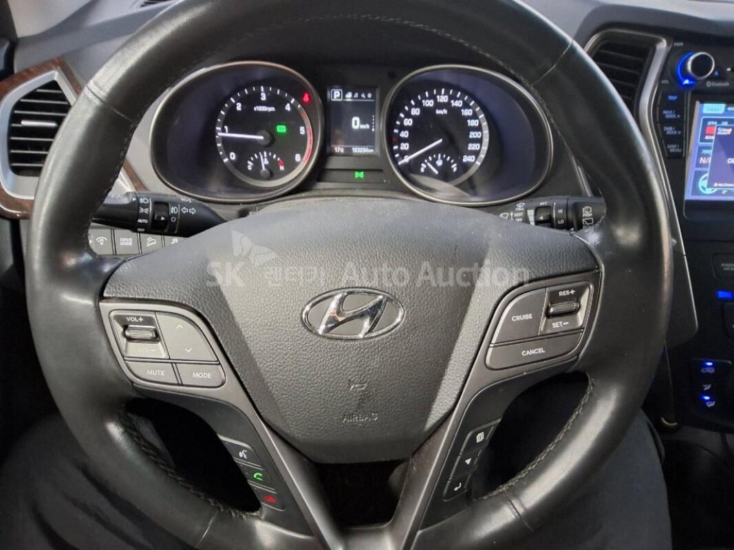 Hyundai SantaFe (2016)