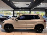Volkswagen Tiguan (2015)