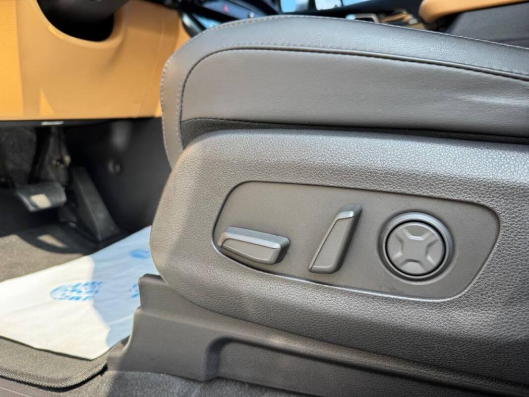 Kia Carnival (2021) Kia Carnival (2021)