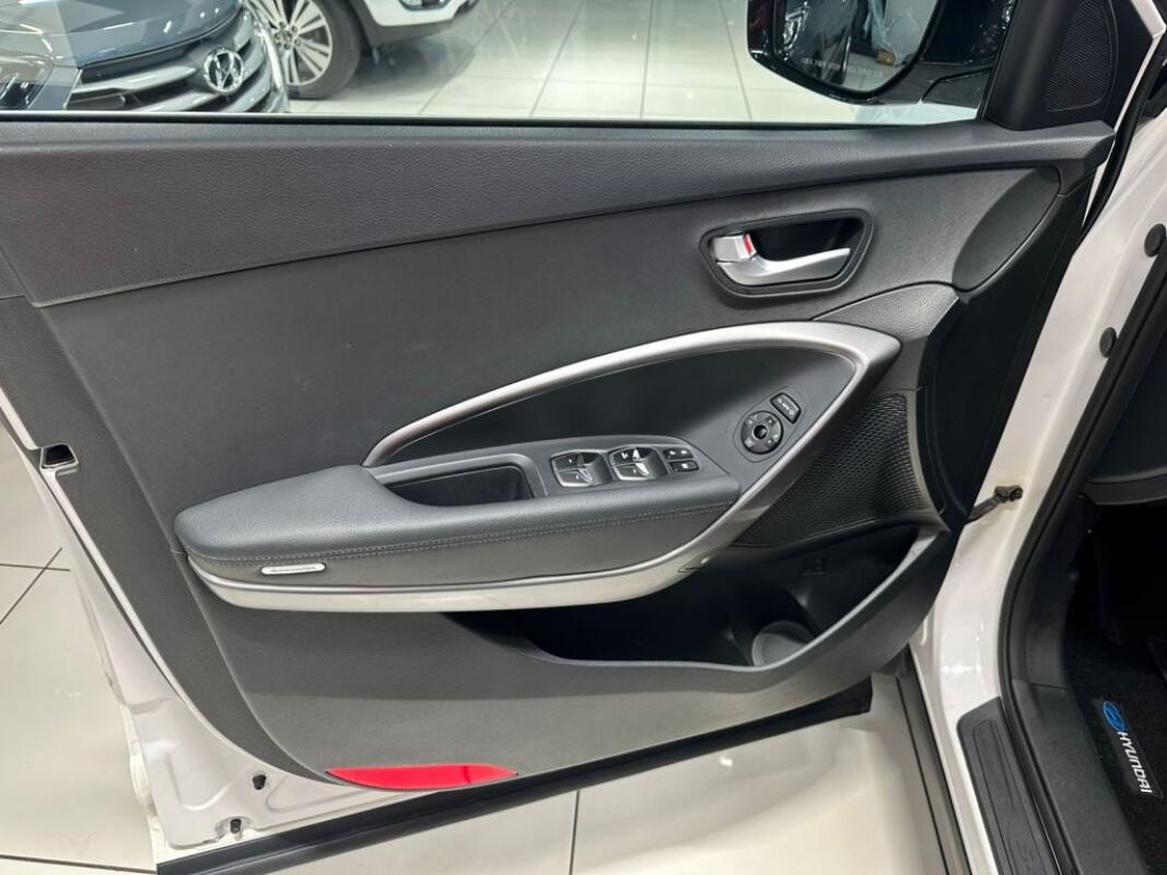 Hyundai SantaFe (2016)