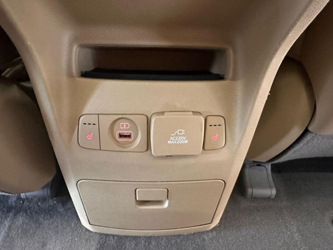 Kia Carnival (2015)