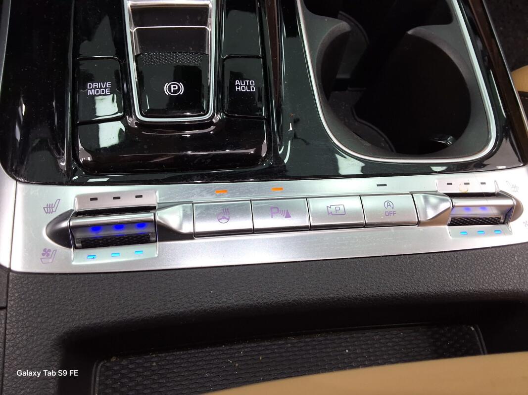Kia Carnival (2023)