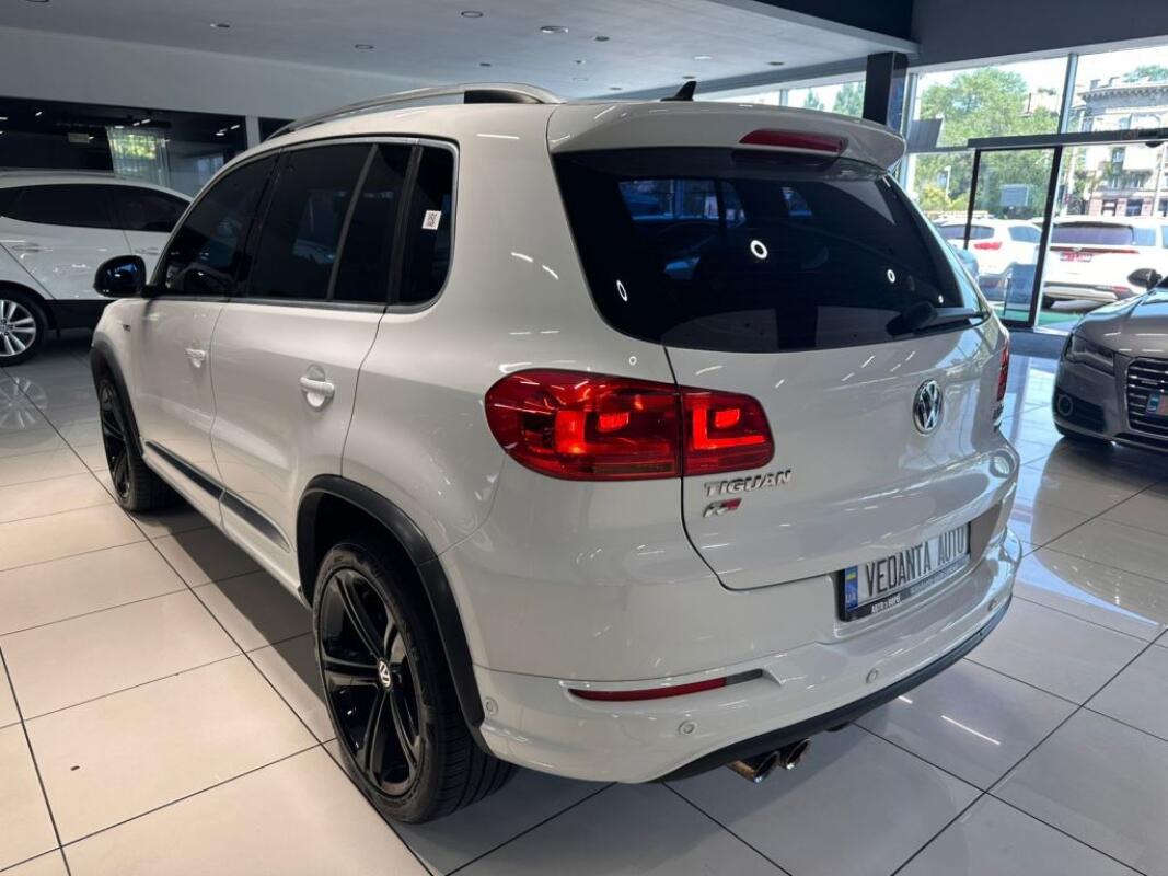 Volkswagen Tiguan (2015)