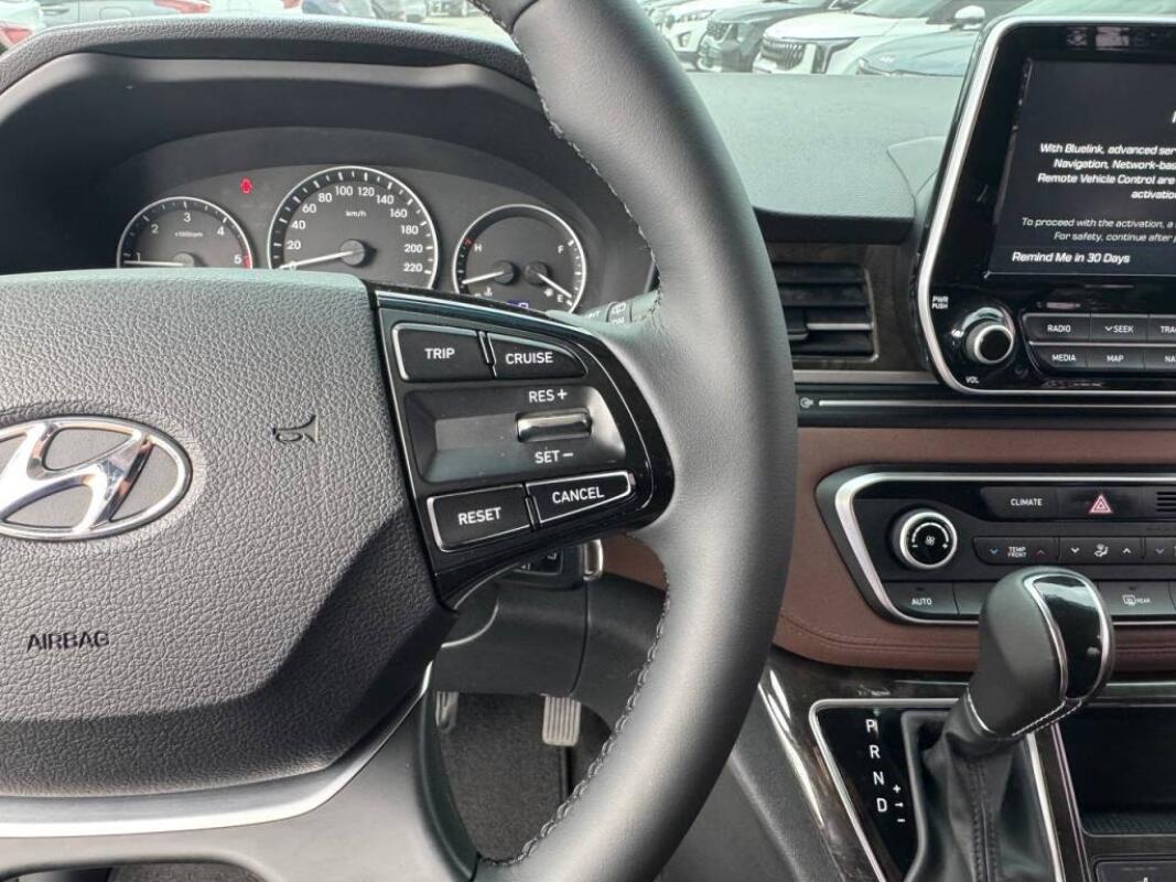 Hyundai Grand Starex (2020)