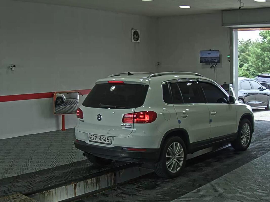 Volkswagen Tiguan (2015)