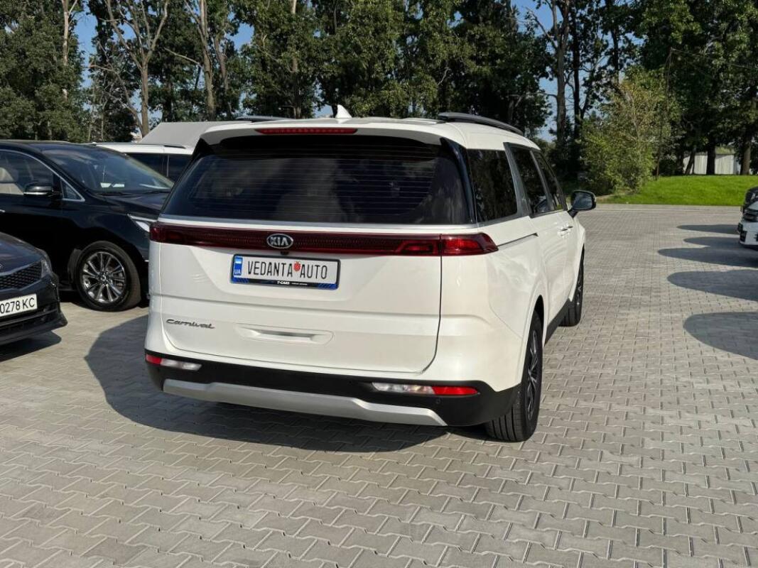 Kia Carnival (2021)